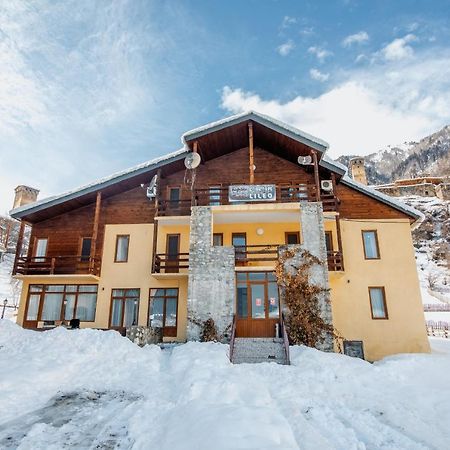 Hotel Lileo Местия Екстериор снимка