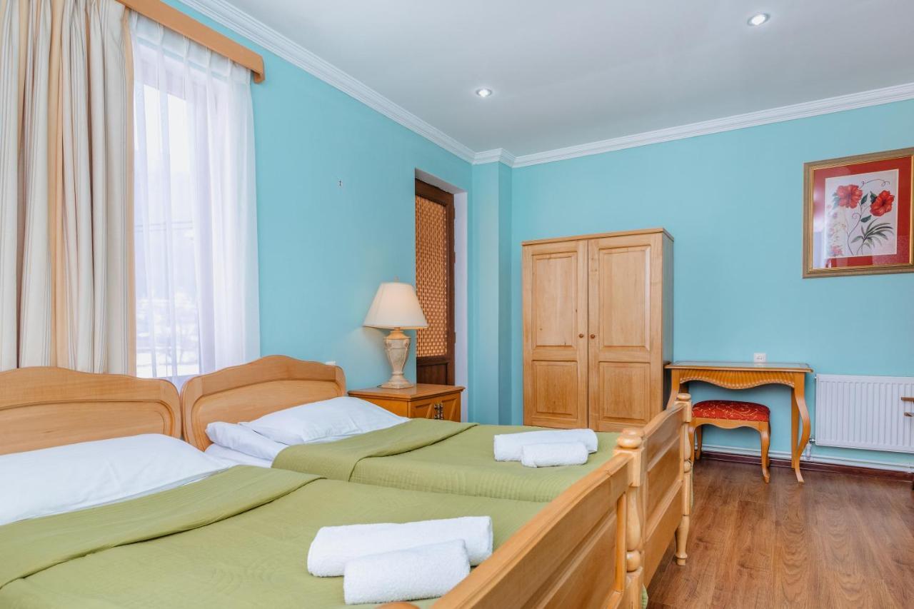 Hotel Lileo Местия Екстериор снимка
