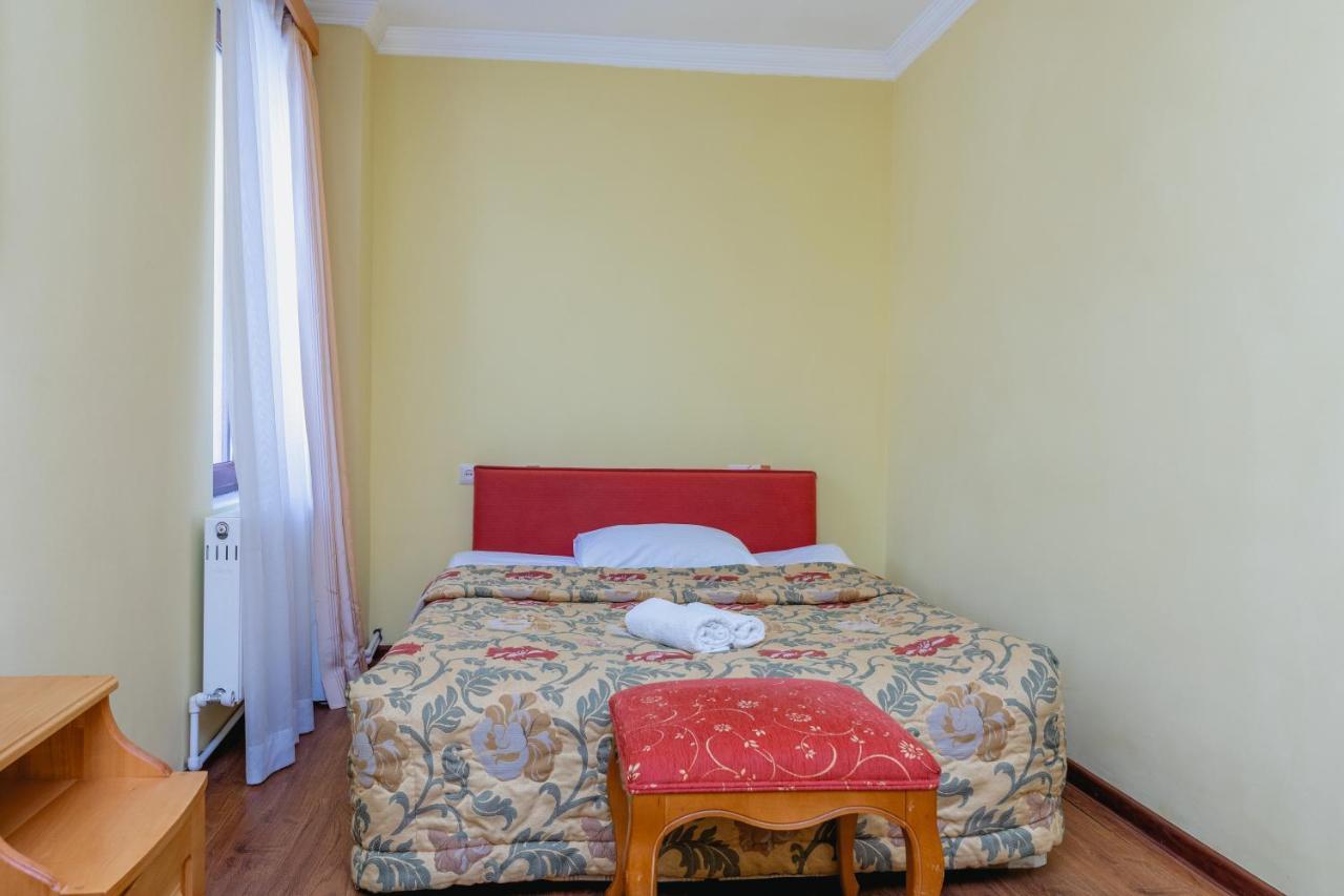 Hotel Lileo Местия Екстериор снимка