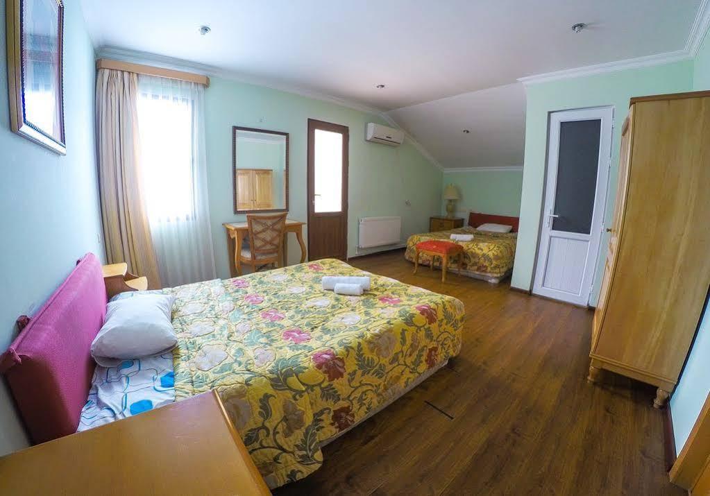Hotel Lileo Местия Екстериор снимка